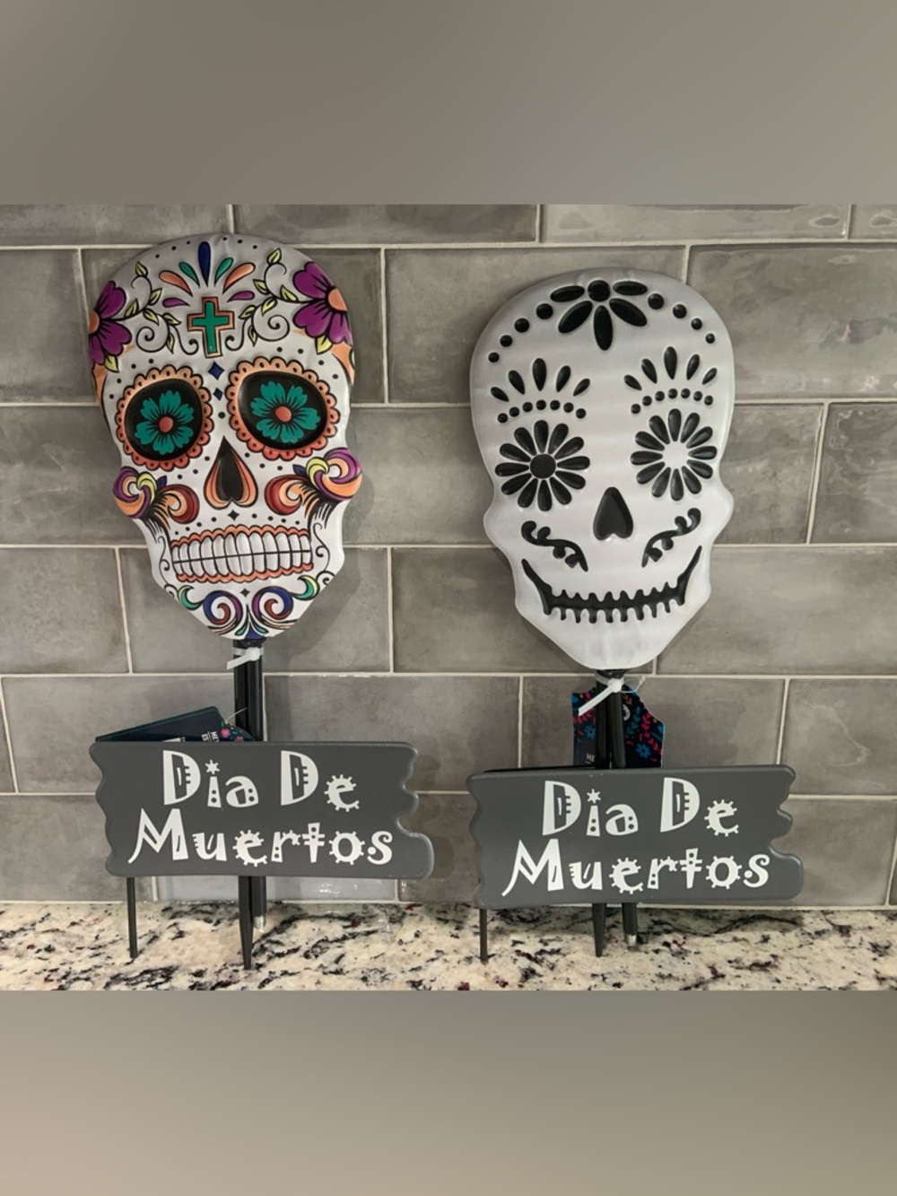 Day of the Dead Set of 2-Dia De Muertos Decorative Metal Skull Yard Stakes- BNWT